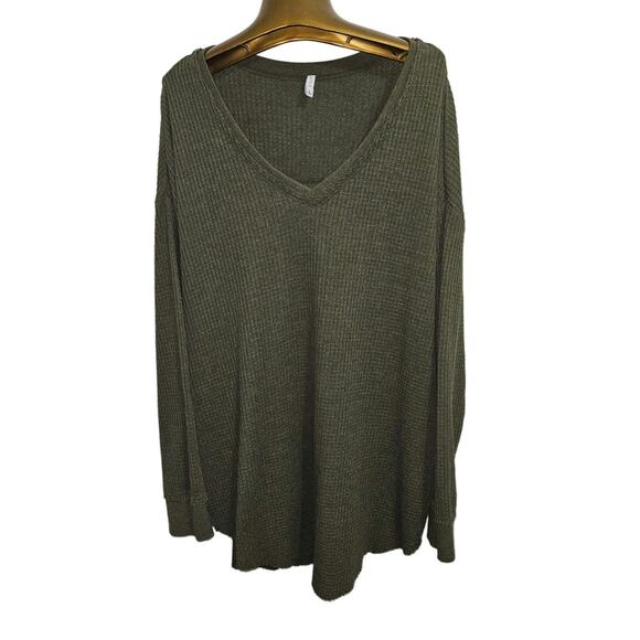 Z Supply Tops - Z Supply Army Green Waffle Oversized Long Sleeve with Split Sides. Size Large.